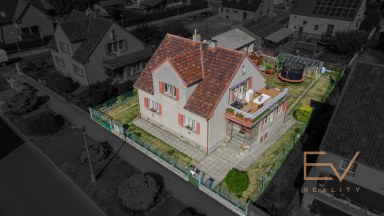 Prodej rodinného domu 4+1, s pozemkem 681 m2 - Nové Strašecí