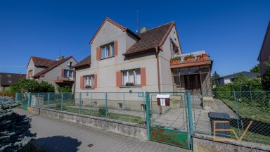 Prodej rodinného domu 4+1, s pozemkem 681 m2 - Nové Strašecí