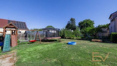 Prodej rodinného domu 4+1, s pozemkem 681 m2 - Nové Strašecí