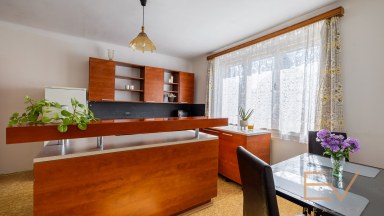 Prodej rodinného domu 4+1, s pozemkem 681 m2 - Nové Strašecí