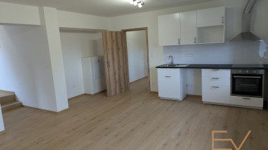 Pronájem bytu 3+KK, 101 m2 + Terasa 11 m2 - Praha Jeseniova