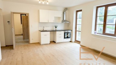 Pronájem bytu 2+kk, 58 m2, terasa 10 m2 - Praha Jeseniova