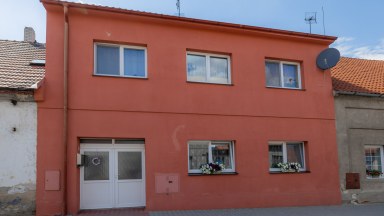 Prodej rodinného domu 163 m2,s pozemkem 327 m2 - Nové Strašecí 